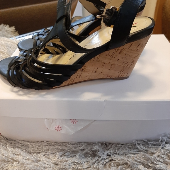 Free Shipping Issac Misrahi Black Leather wedge heel sandals. Size 8 - Picture 14 of 16